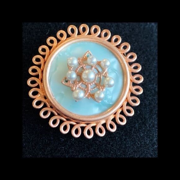 Vtg pearl celluloid copper mint green circle pin. - Picture 2 of 7